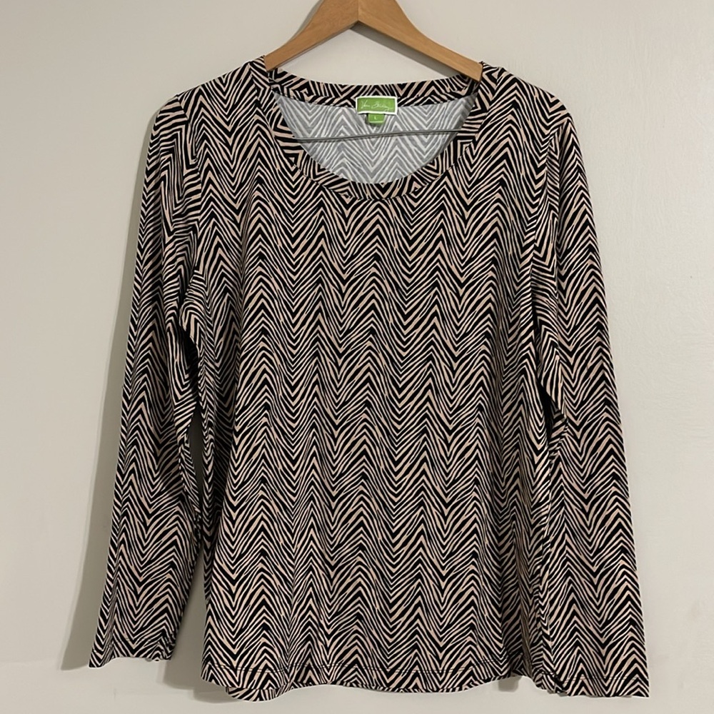 Vera Bradley Black and tan pattern Zigzag Women's Top large